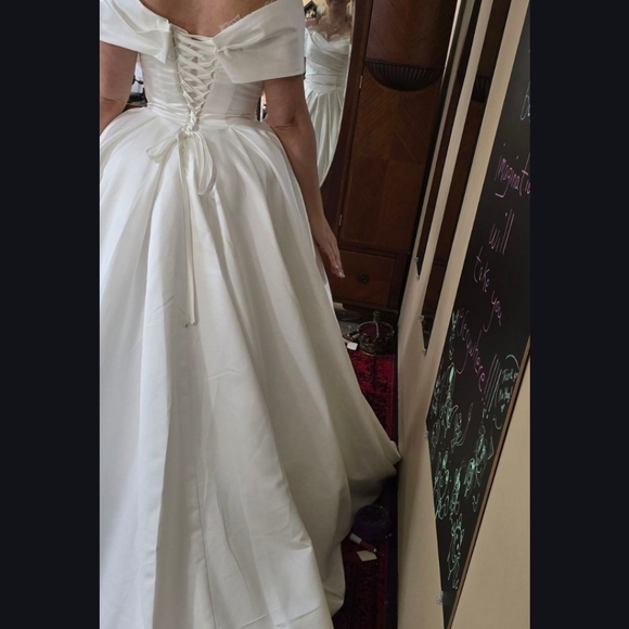 Ivory wedding dress - Picture 13 of 15